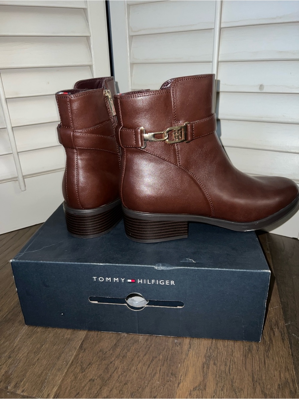 Tommy Hilfiger Brown Leather Ankle Booties with Buckle - Picture 2 of 5